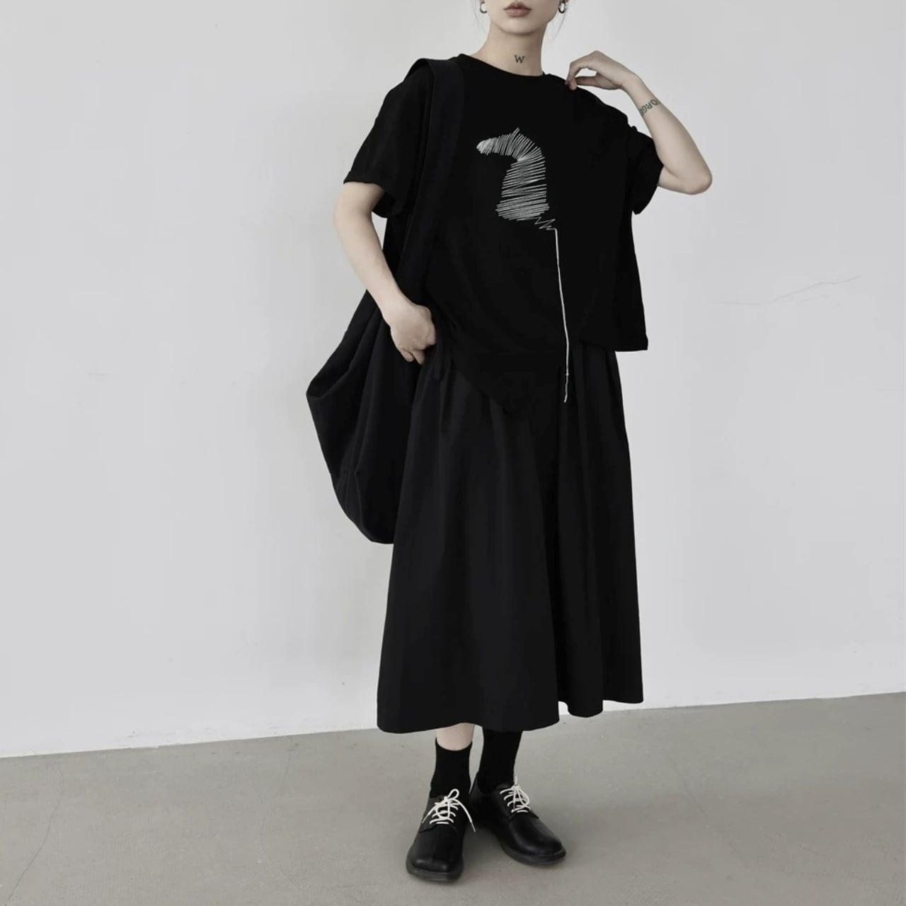 Graphic Asymmetric T-shirt 01421