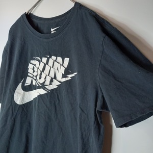 THE NIKE TEE　クルーネック　プリントTシャツ　半袖　ブラック　L