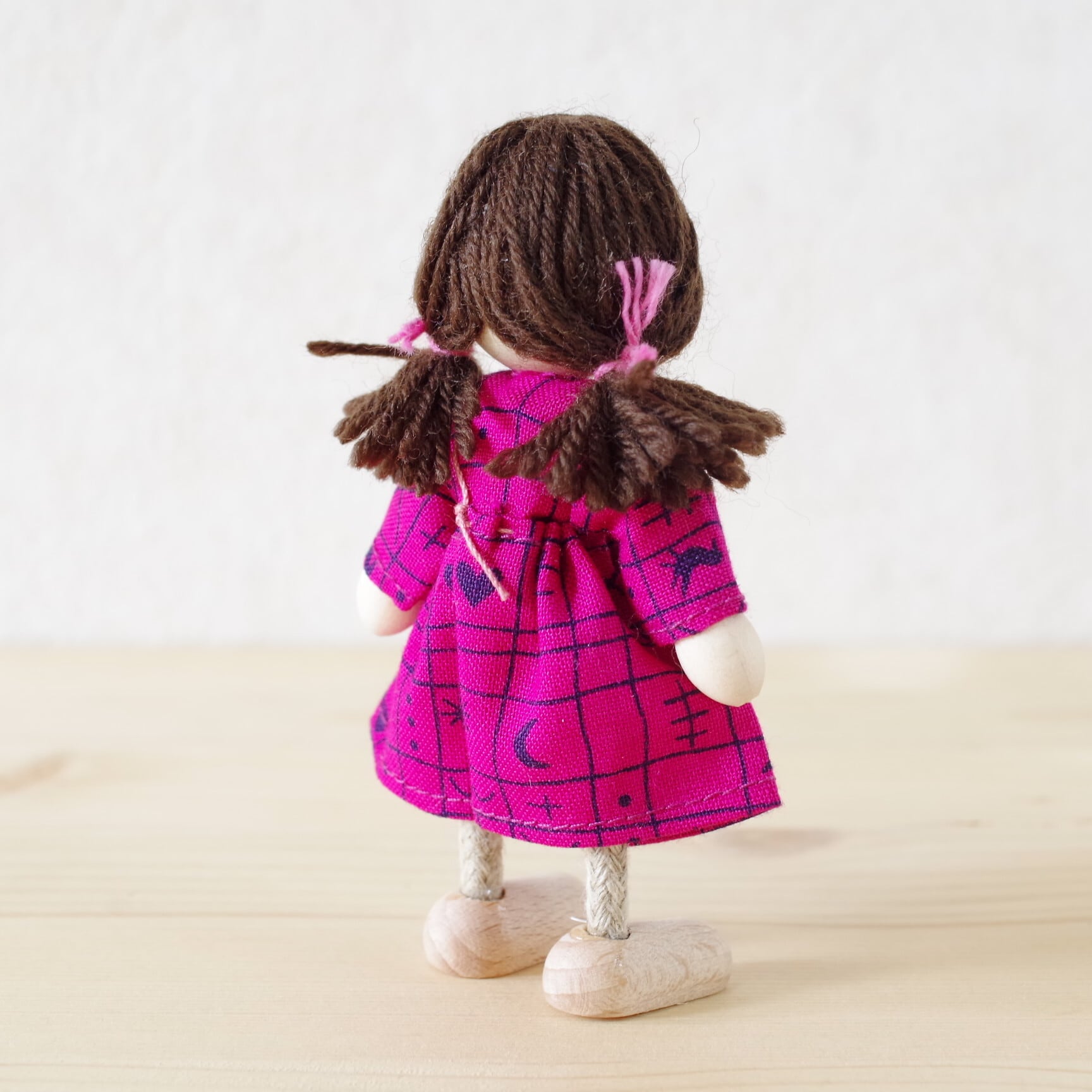ヘアビック社 女の子 木のおもちゃ Herwig Y2283S 人形 木製 ボード