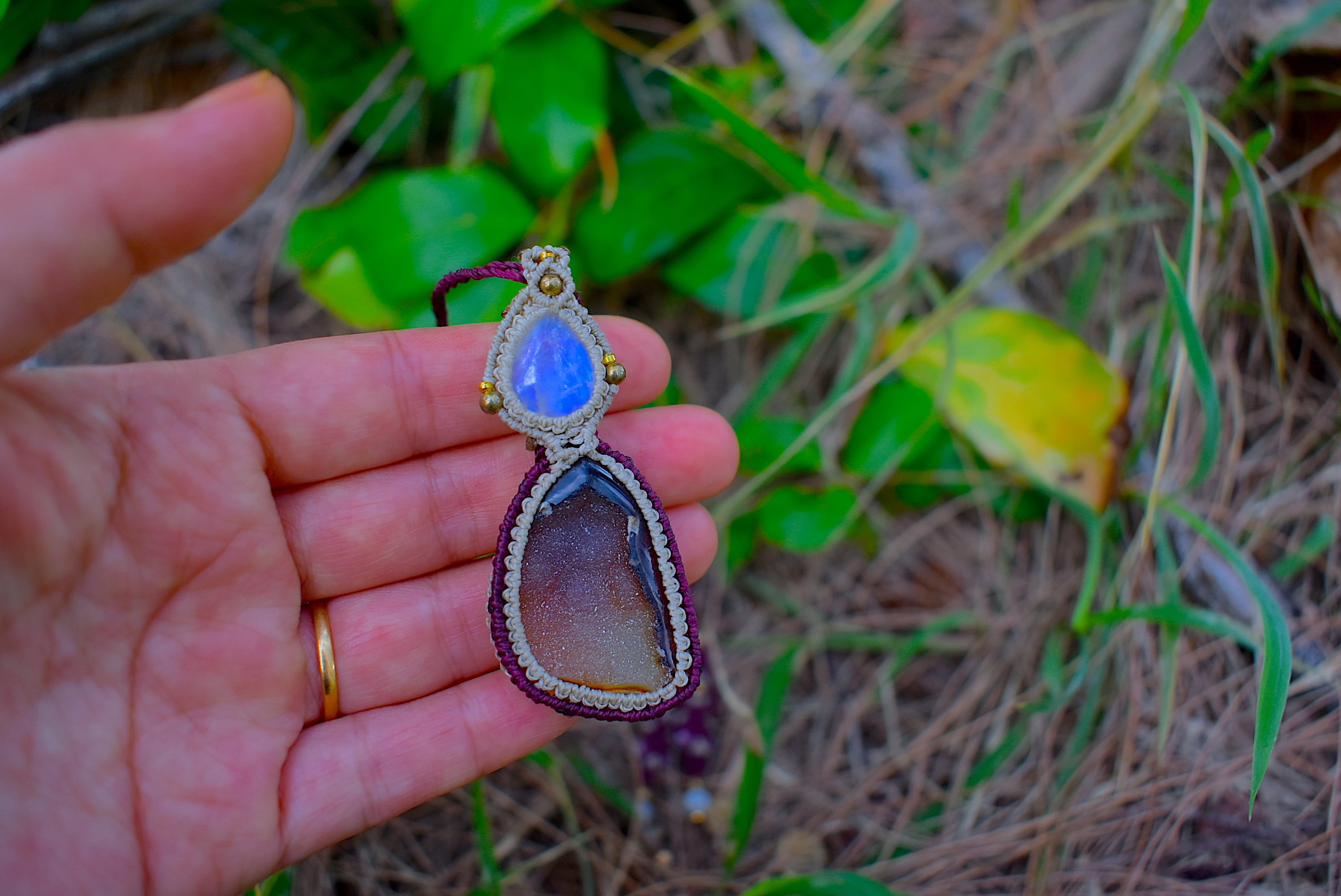 キラキラ光る★ドゥルージーアゲート×ブルームーンストーン マクラメペンダントmoon006