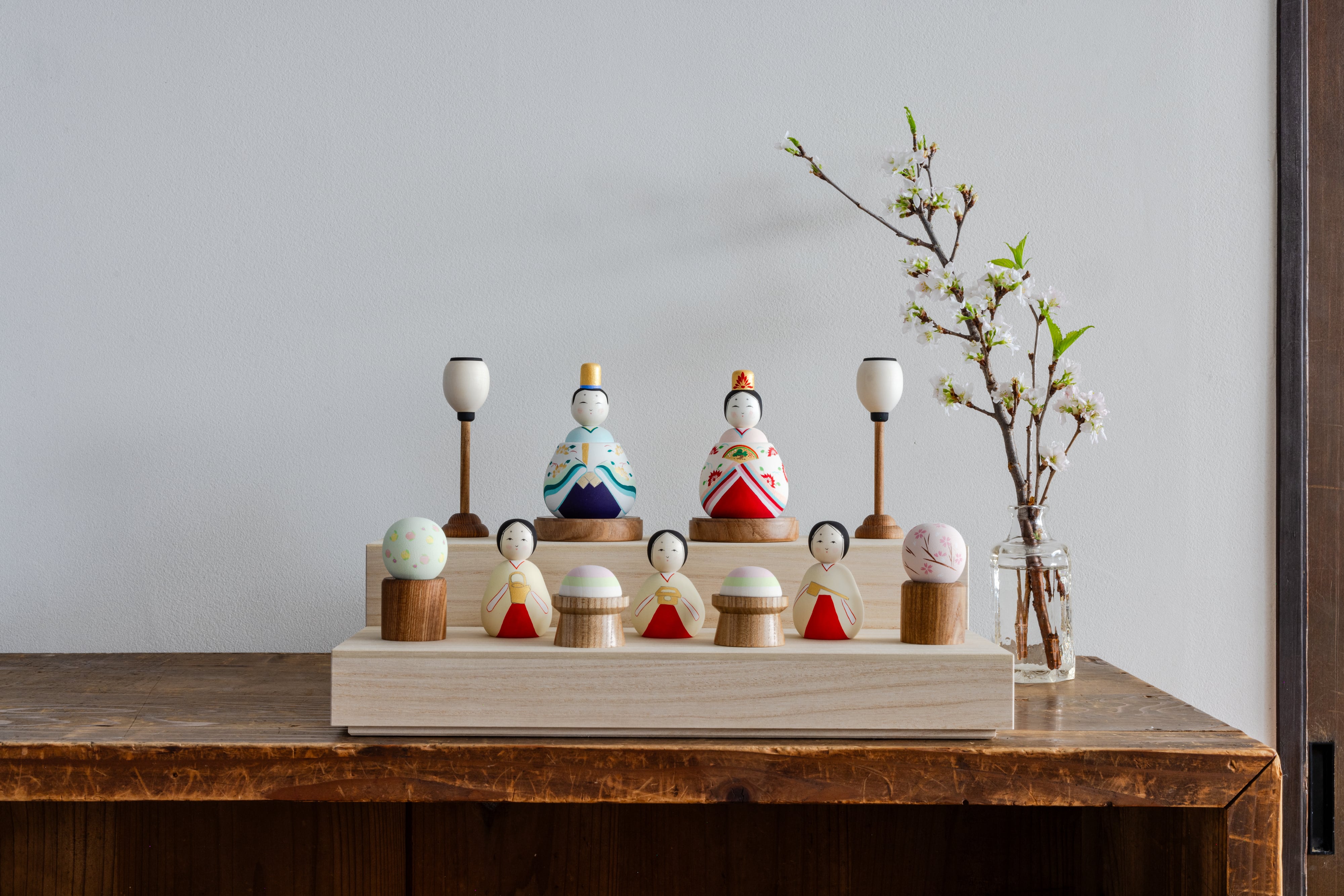 Ｂａｉｍｅｉ 　　ムサシ　タケノコ　角芯（希少品　２００３年頃モデル） 桜井こけしのひいな】〔五人飾り〕貴心松華〈座雛〉こけし模様