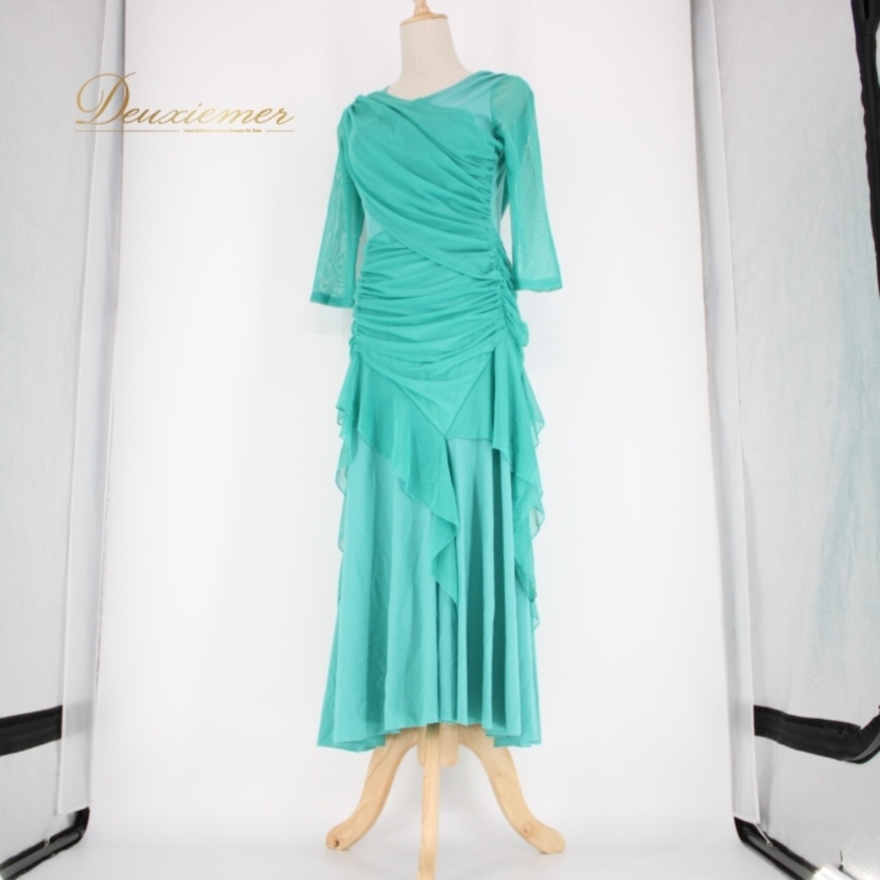 社交ダンス 衣装 スタンダード ドレス ワンピース レッスンウェア パーティ衣装 オールシーズン グリーン系 ICHIOKU イチオク 緑 レース 美しい 落ち着き 洗練 シンプル デザイン 軽やか 伸縮性 レディース おしゃれ フォーマル 結婚式 イベント 踊りやすい 体型カバー 丈113cm おすすめ