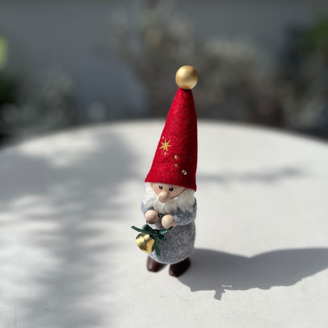 ＜2026新作＞NORDIKA nisse ノルディカ ニッセ　ベルを持ったサンタ  木製人形