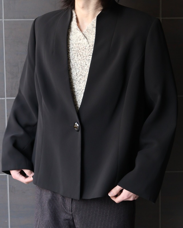No lapels single tailored jacket