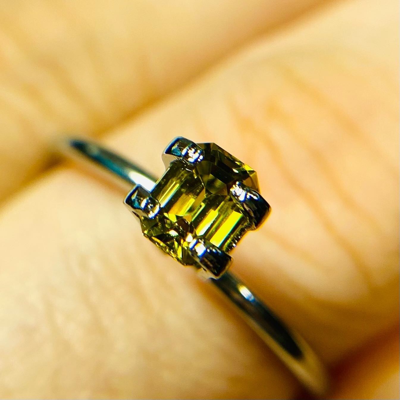 冬もビタミンカラー全開！マリガーネット