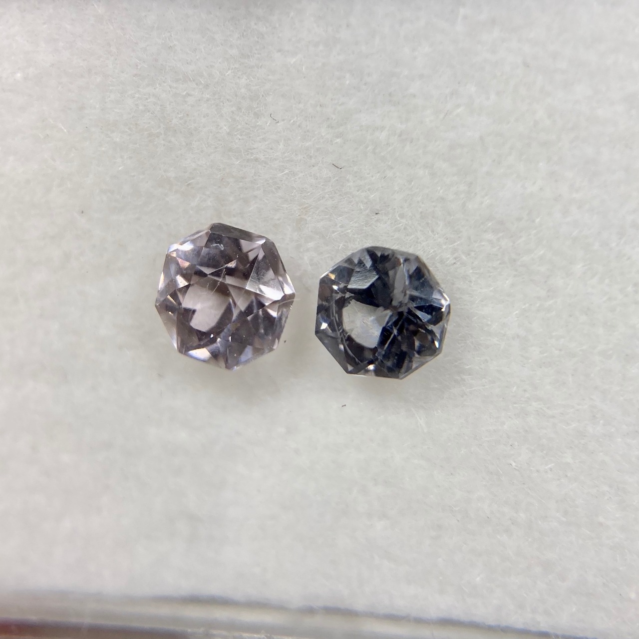 お花みたいなスピネル 約4.0mm-4.5mm 2点セット No.14