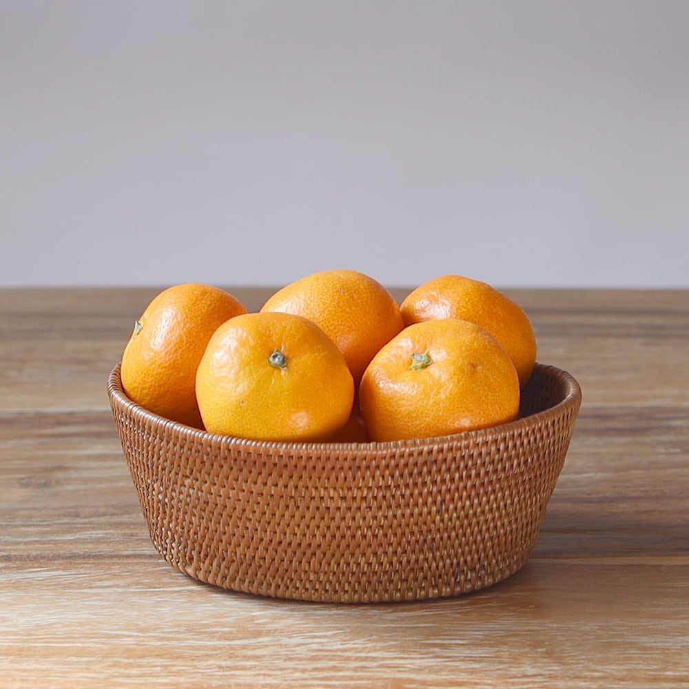 アタ製丸っこい形がほっこりするアタ丸箱 A42(手編みかご、みかんかご、小物入れ、果物かご)