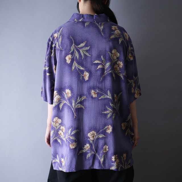 beautiful flower art pattern over silhouette h/s shirt