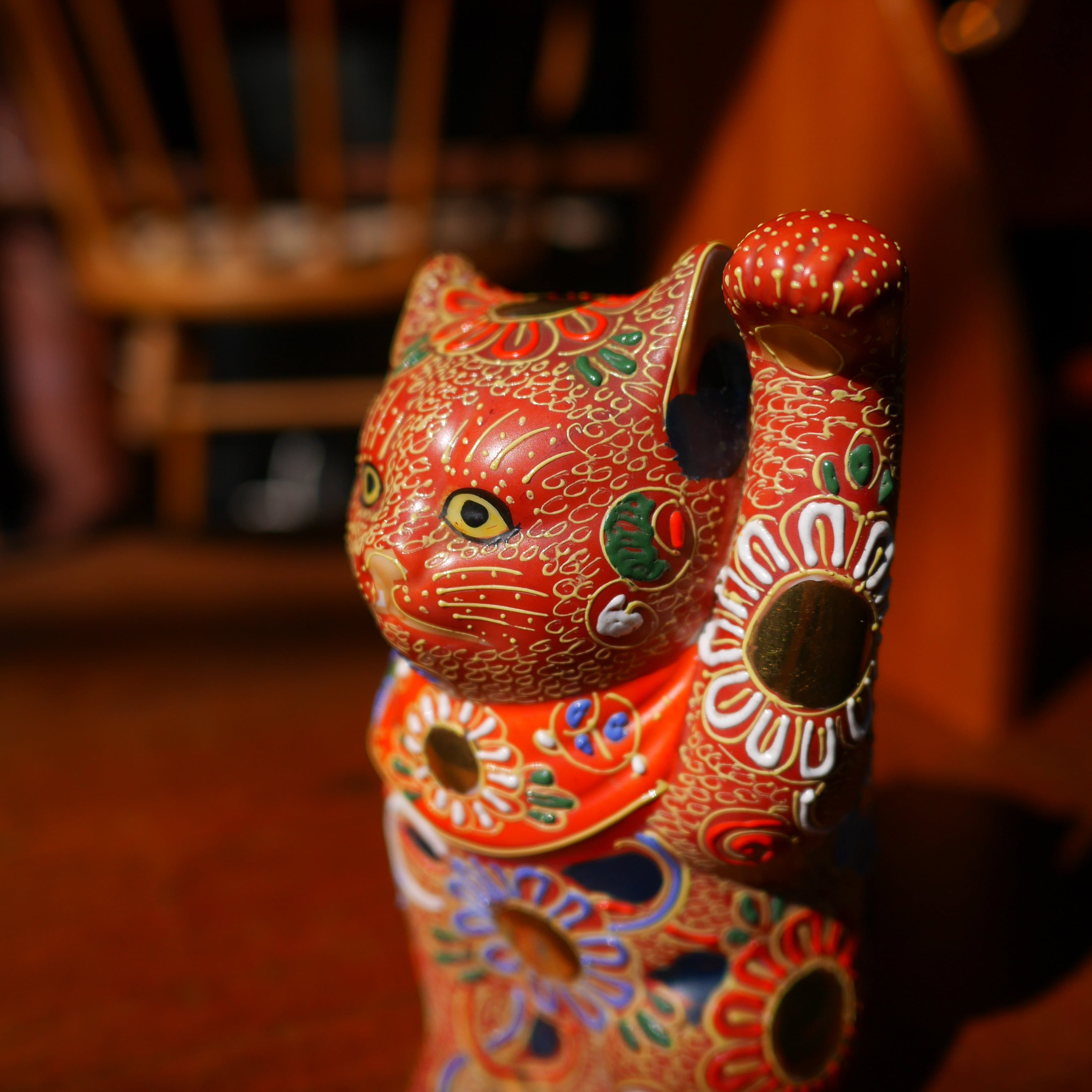 九谷焼 金彩色絵招き猫 | トリノス-torinoth- | 新宿区神楽坂の