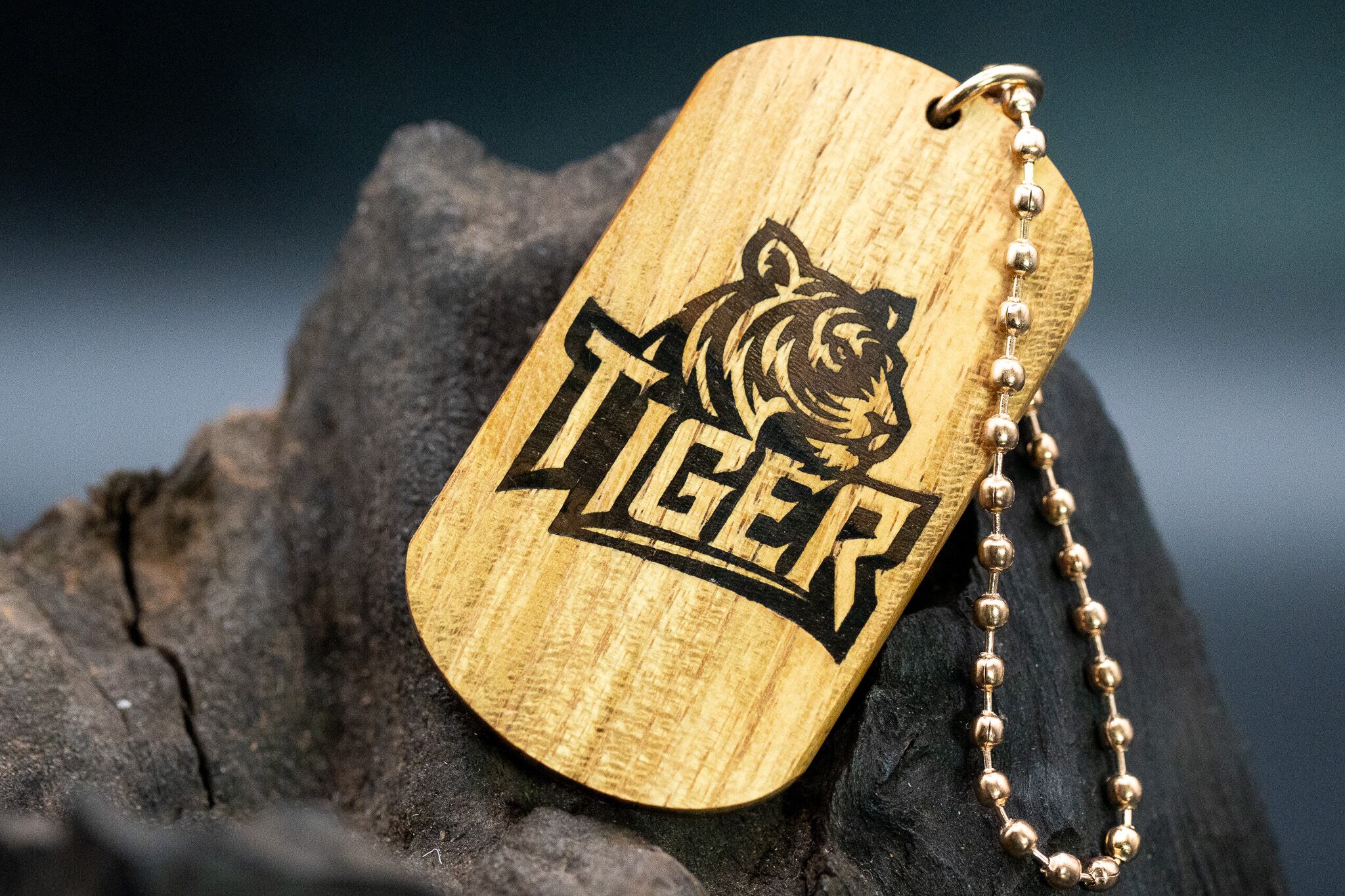 【黄金の木】御蔵島 金桑 ドッグタグ 象嵌 TIGER