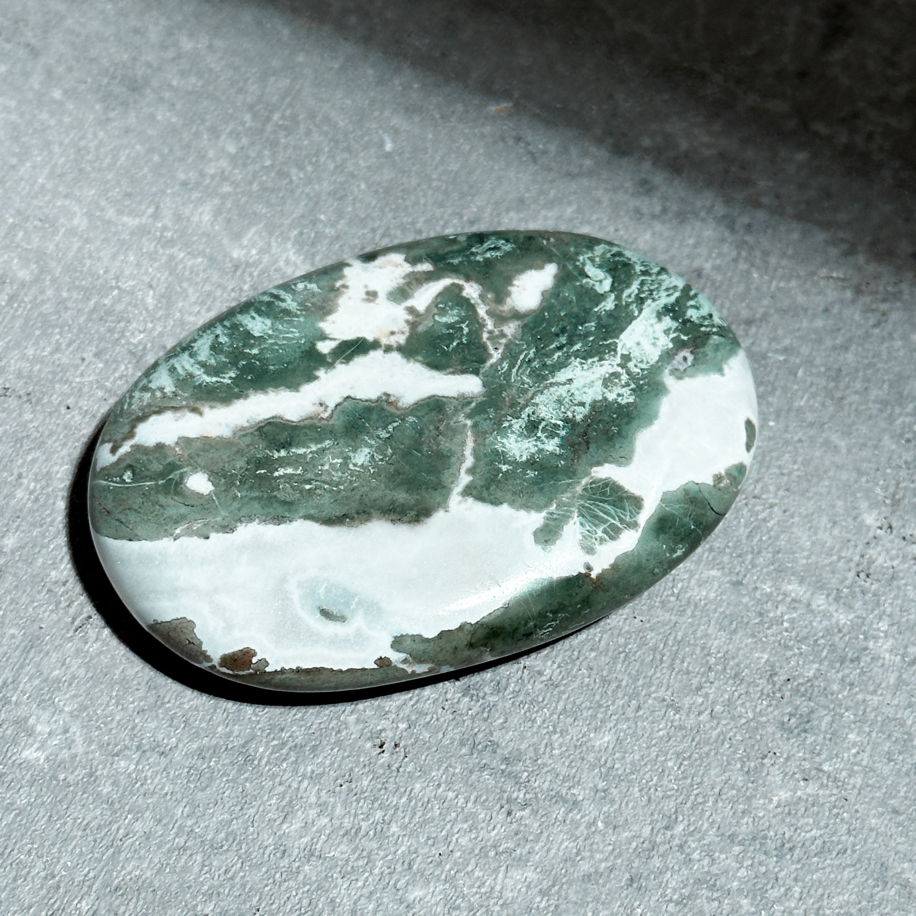 グリーンサードオニキス パームストーン25◇ Green Sardonyx ◇天然石