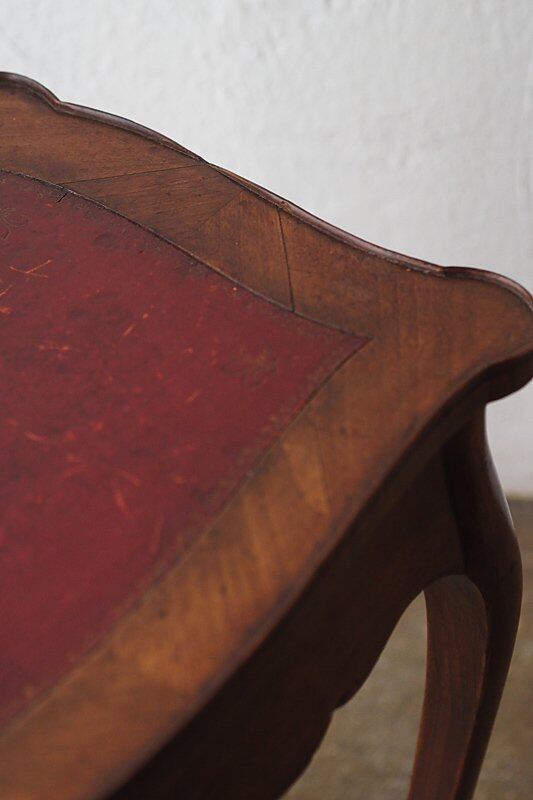 アンティーク 木製サイドテーブル レッドレザー天板 渋い赤色.革天板のサイドテーブル- leather top side table