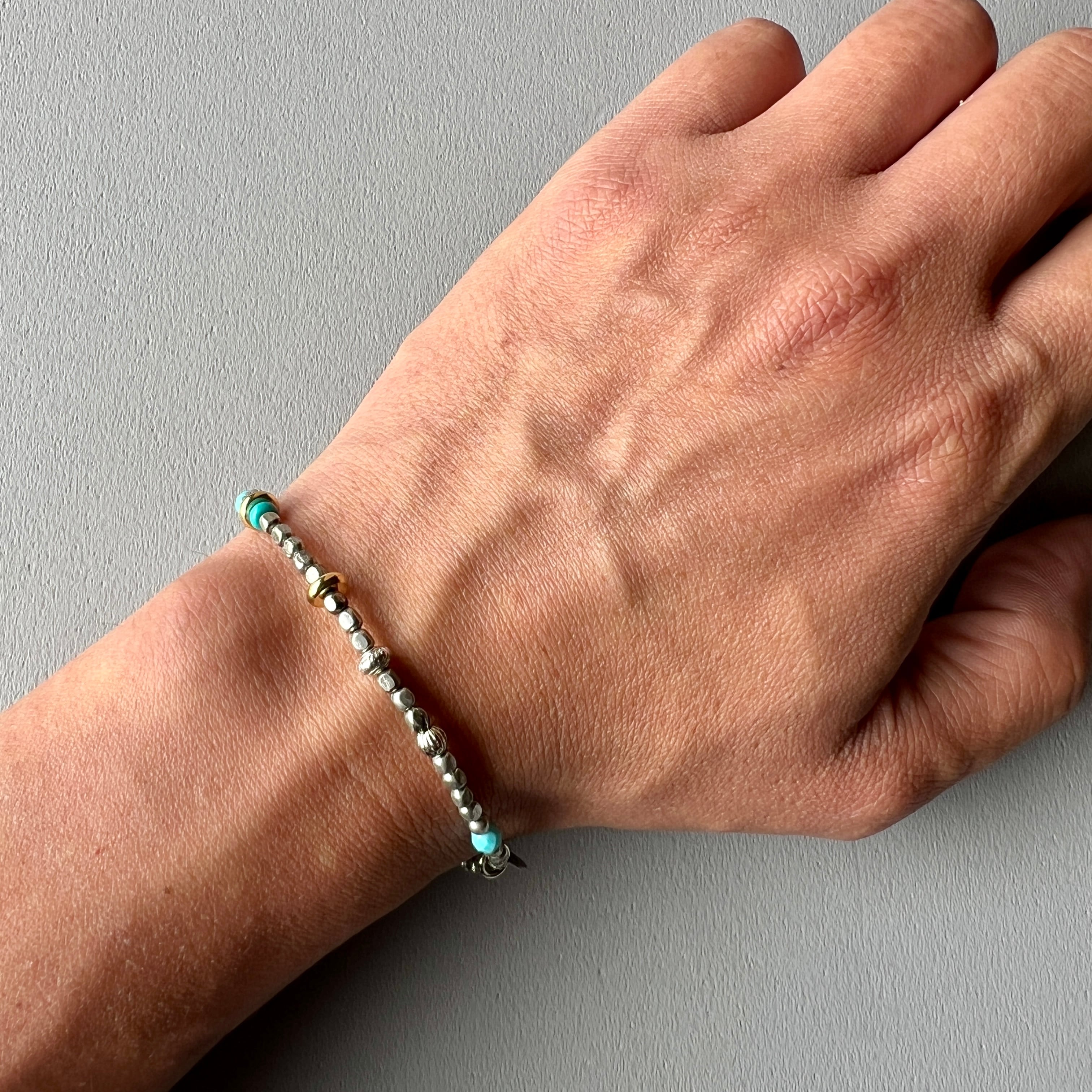 OVER THE DAY TOKYO | TURQUOISE 4mm CUT BEADS × METAL & BRASS MIX