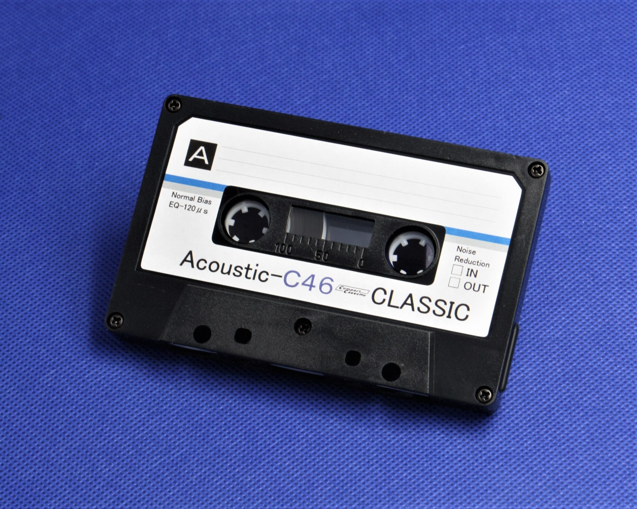 C46＜アコースティックⅡ＞レトロ調デザインのカセットテープ