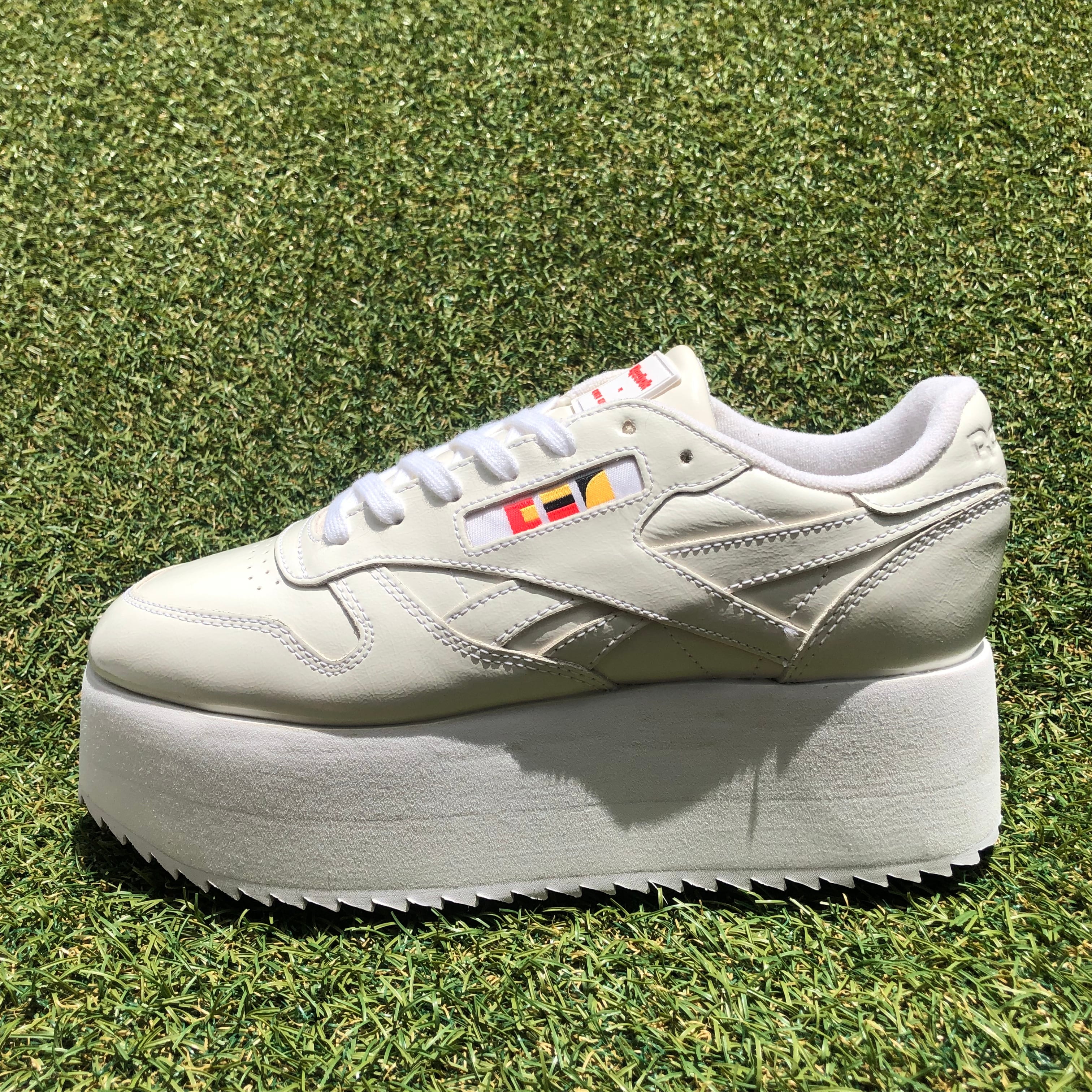 Reebok×GIGI HADID CLASSIC LEATHER TRIPLE PLATFORMリーボック×ジジ・ハディッド クラシックレザートリプルプラットフォーム HT201