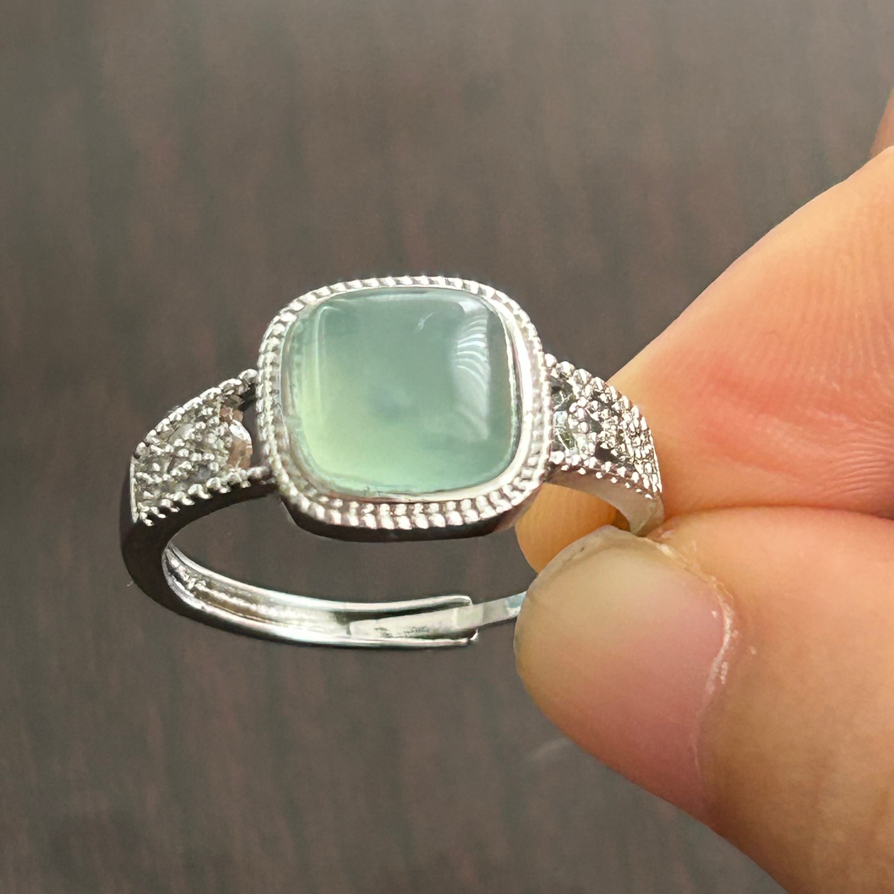 本翡翠指輪　ミャンマー産　蝶々天然石 アクセサリー 無含浸無着色　可愛い 本翡翠指輪 ミャンマー産 蝶々天然石 アクセサリー 無含浸無着色