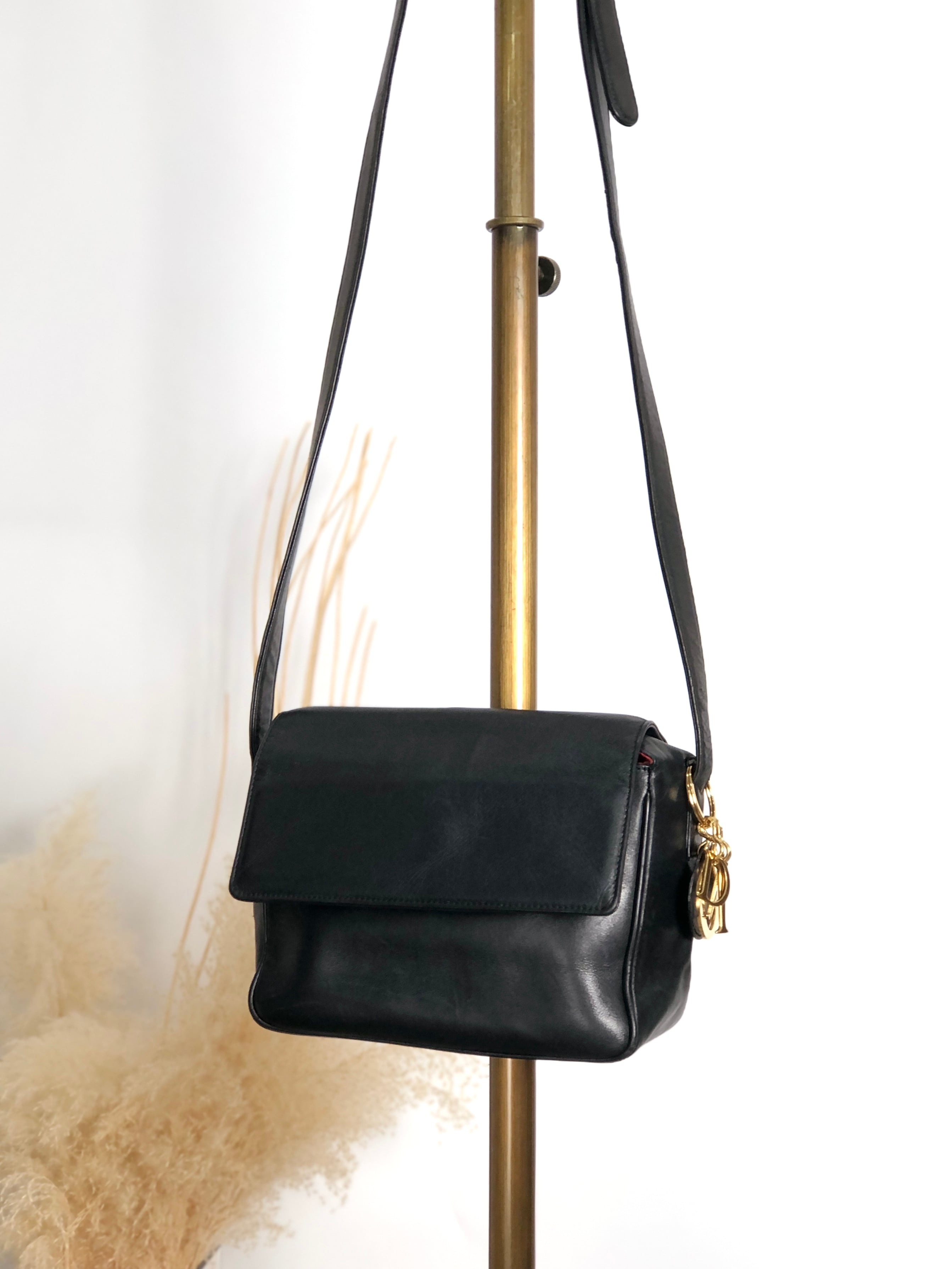 Christian Dior クリスチャン ディオール ショルダーバッグ ブラック ロゴチャーム レザー フラップ vintage ヴィンテージ オールド rrr3nm