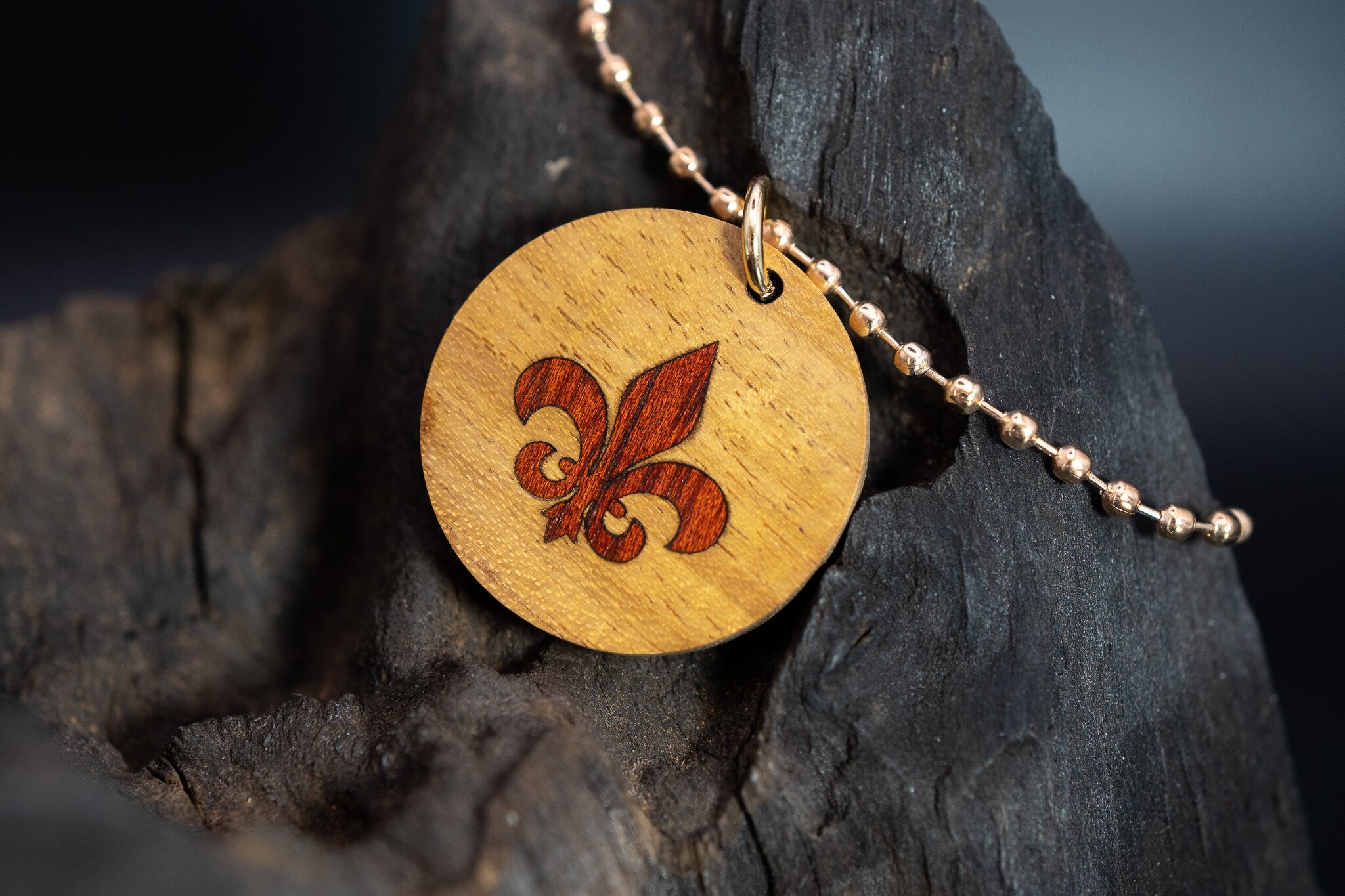 【黄金の木】 御蔵島 金桑 ラウンド タグ 象嵌 フルールドリス