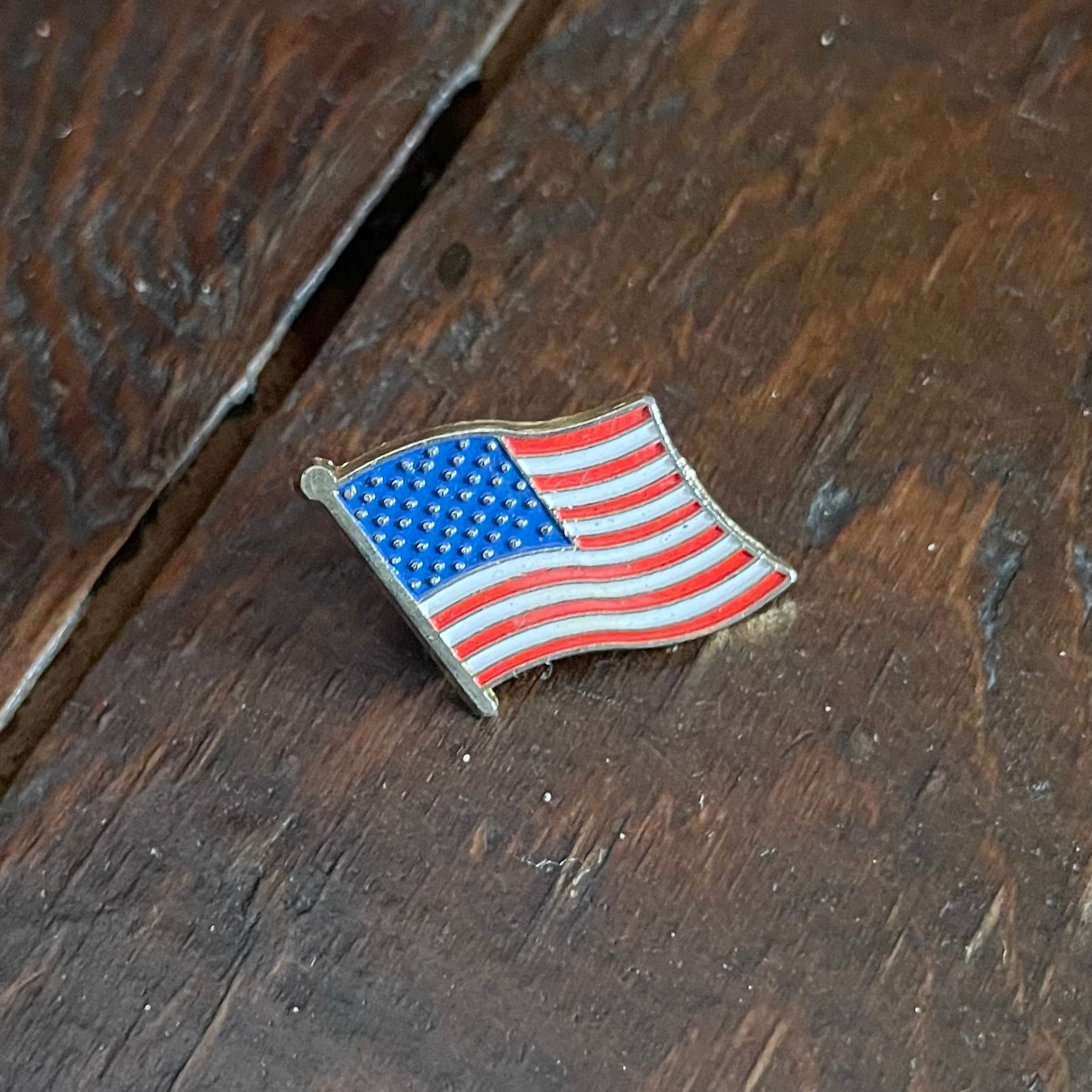【Good】America Flag ピンバッジ