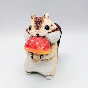 【きゃねこ】立体作品「きのことシマリス」B