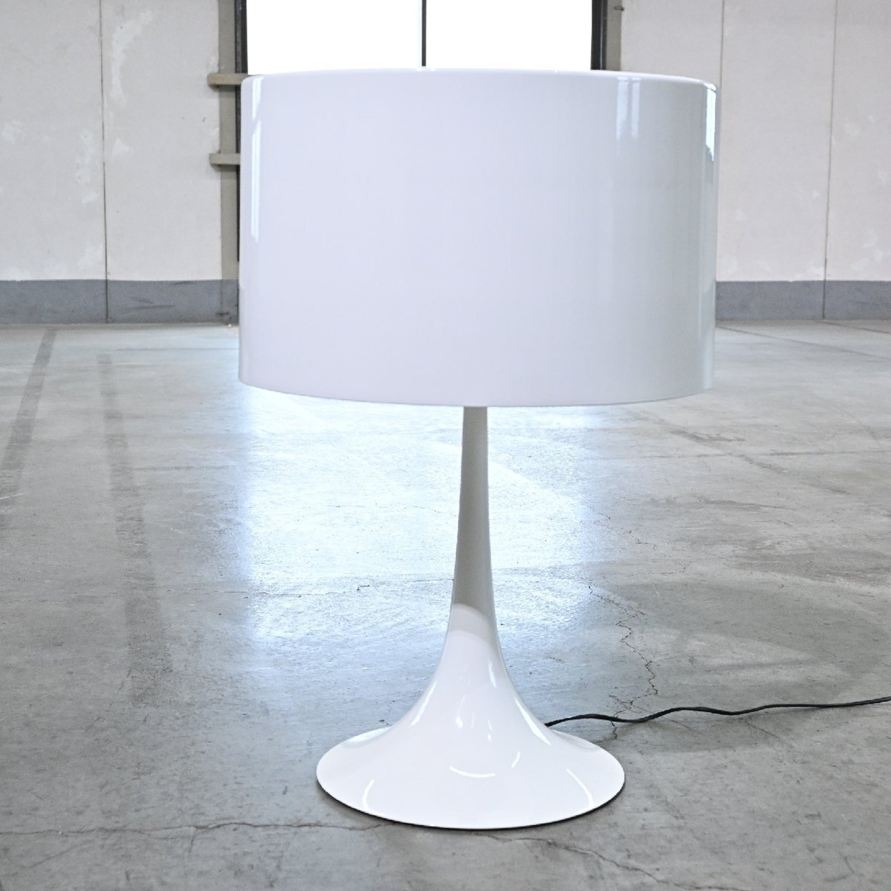 FLOS 20万「SPUN T2」テーブルライト A Sebastian Wrong 照明 リビング ダイニング 書斎 フロス セバスチャン・ロング スパン ティーツー【中古家具/中古インテリア/USED家具ユーズド家具/リサイクル】