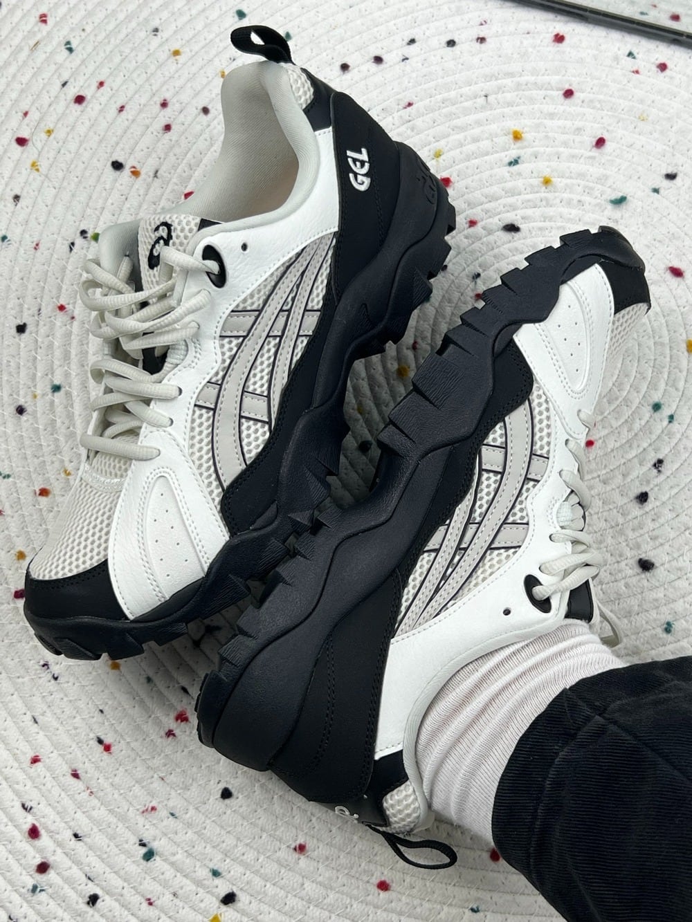 日本未入荷 ASICS アシックス GEL-TRUCK White Black ゲルトラック