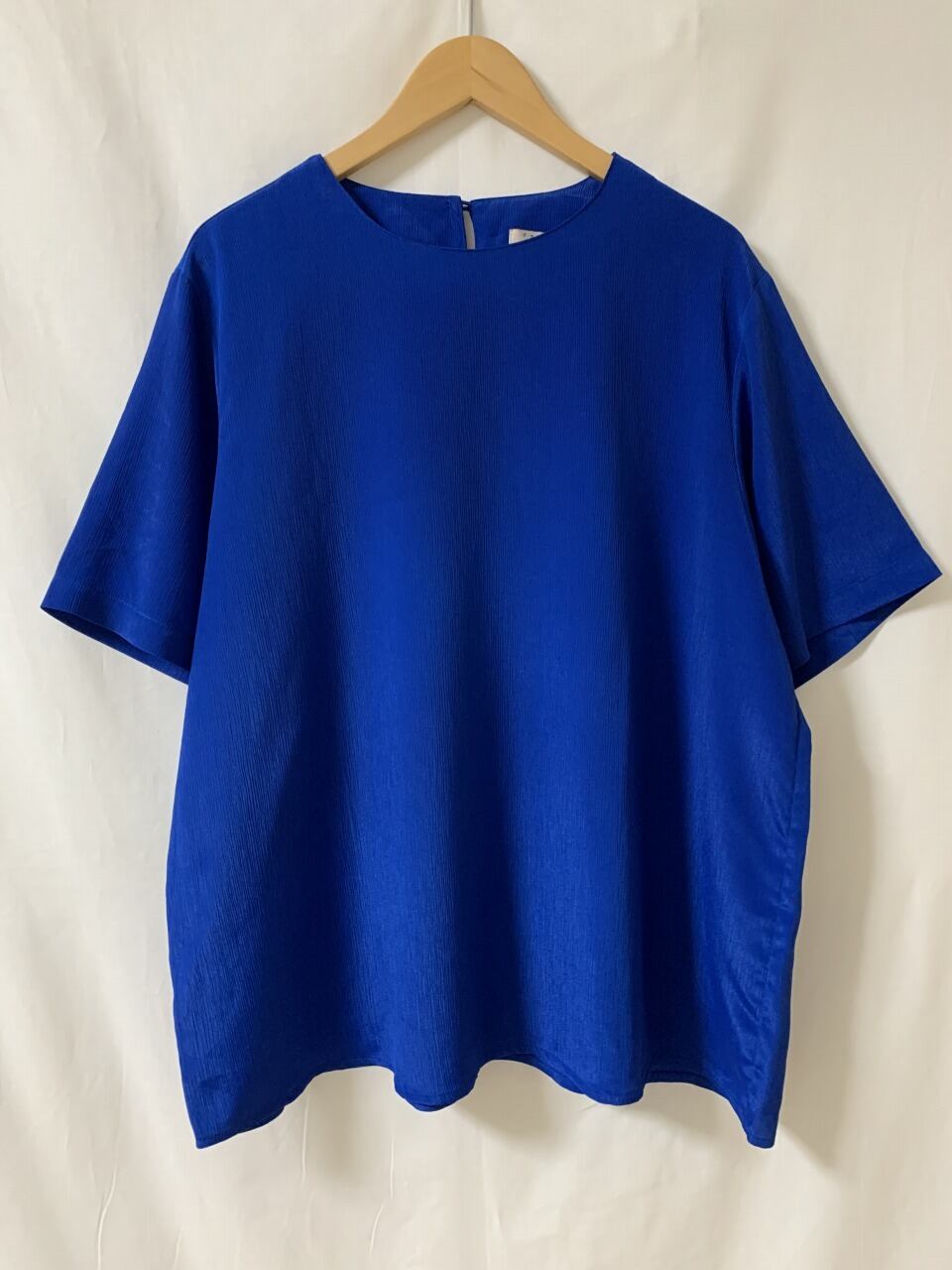 1990's Big Silhouette Crinkle Design Cut and Sewn