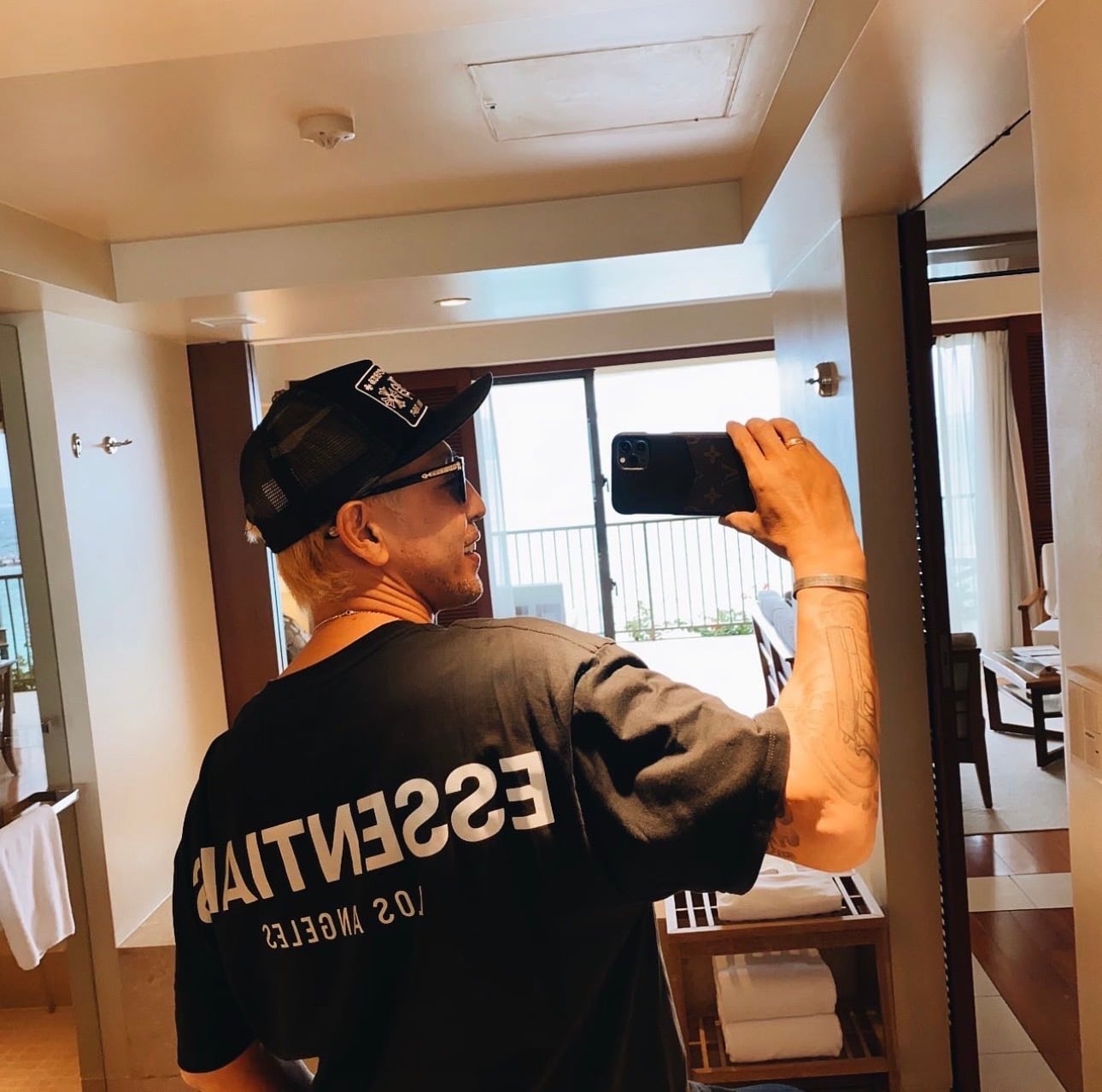 LA限定ESSENTIALSエッセンシャルズリフレクター半袖Tシャツ