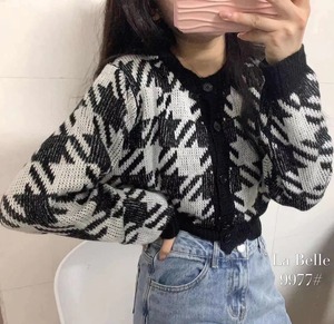 ショート丈千鳥柄カーディガン