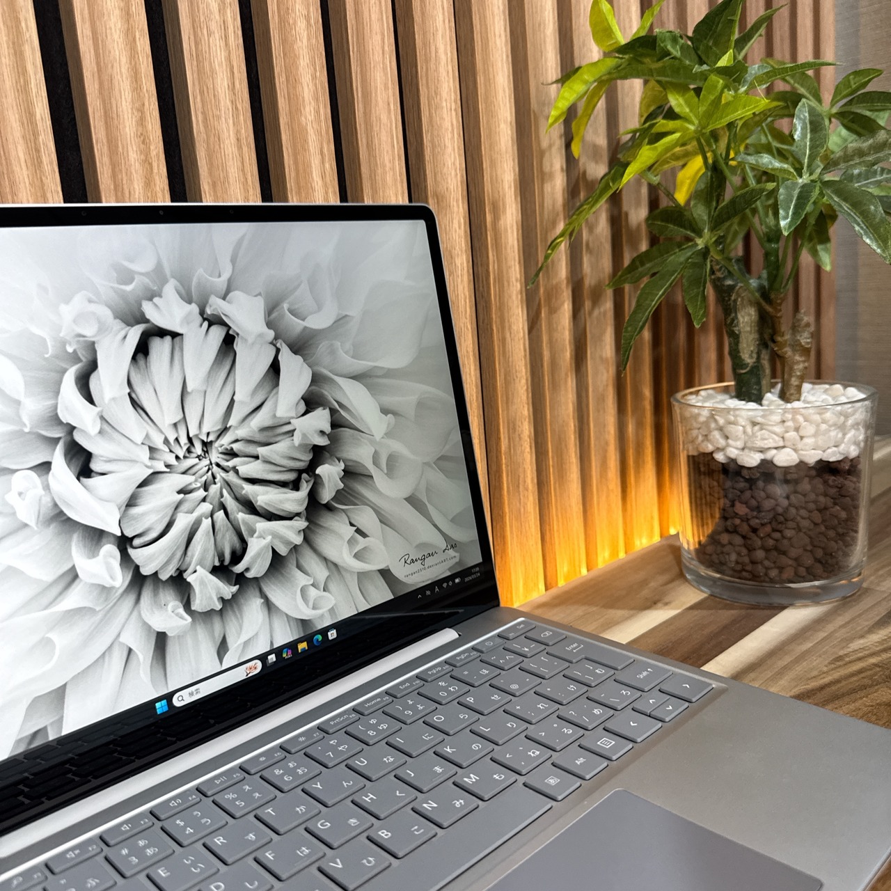 \ 公式ショップ限定価格❣️/ 準未使用《新型2022年モデル》Surface Laptop Go2 第11世代 メモリ8GB SSD128GB ノートパソコン 安心サポート&3ヶ月保証付き