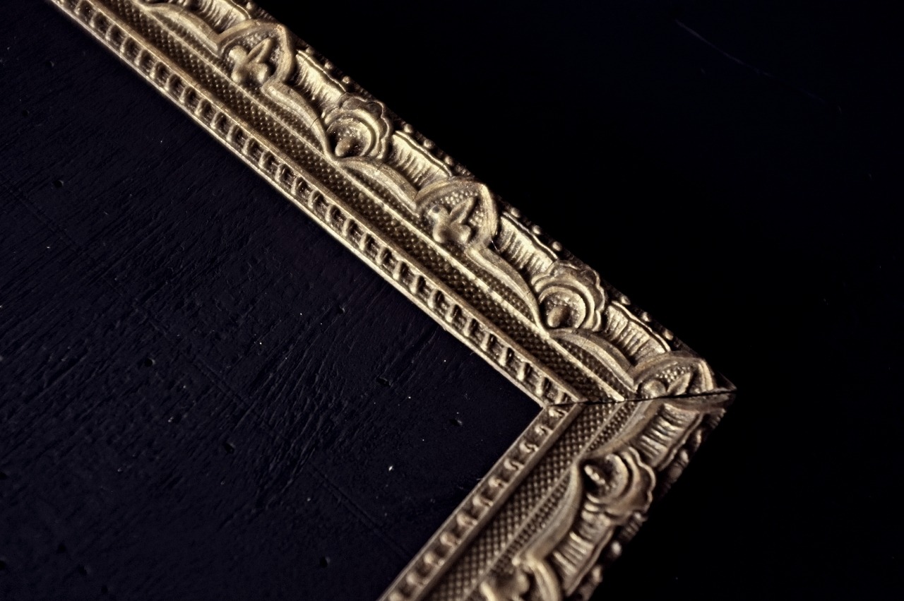 1900s フランス 34c 金の百合と金の卵と漆喰レリーフのある額縁b アンティーク