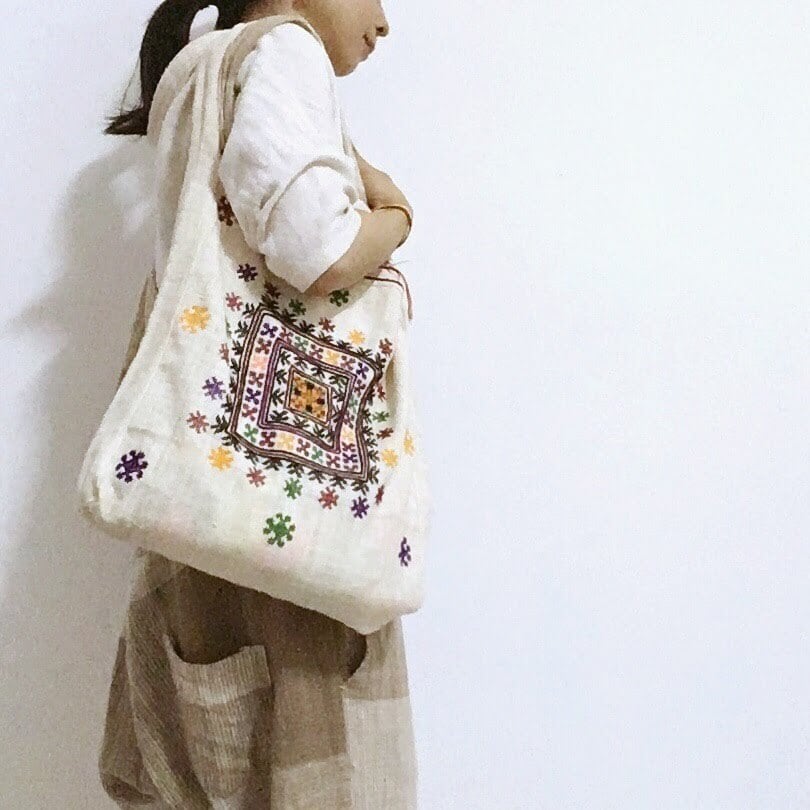 白トートバッグ Coi × YAO族手刺繍 - Vwa bag - | Coi's house