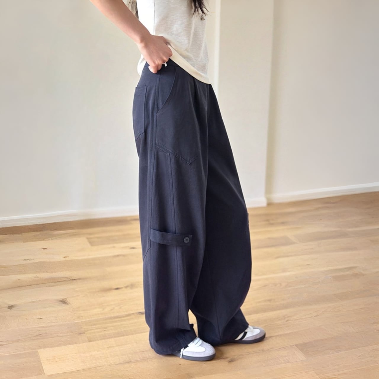 ステッチワークワイドストレートパンツ A02225