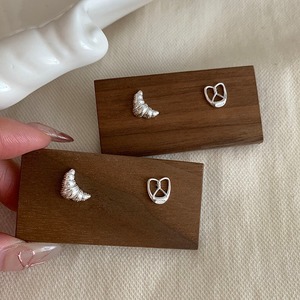 suzyaccクロワッサンシルバーピアス