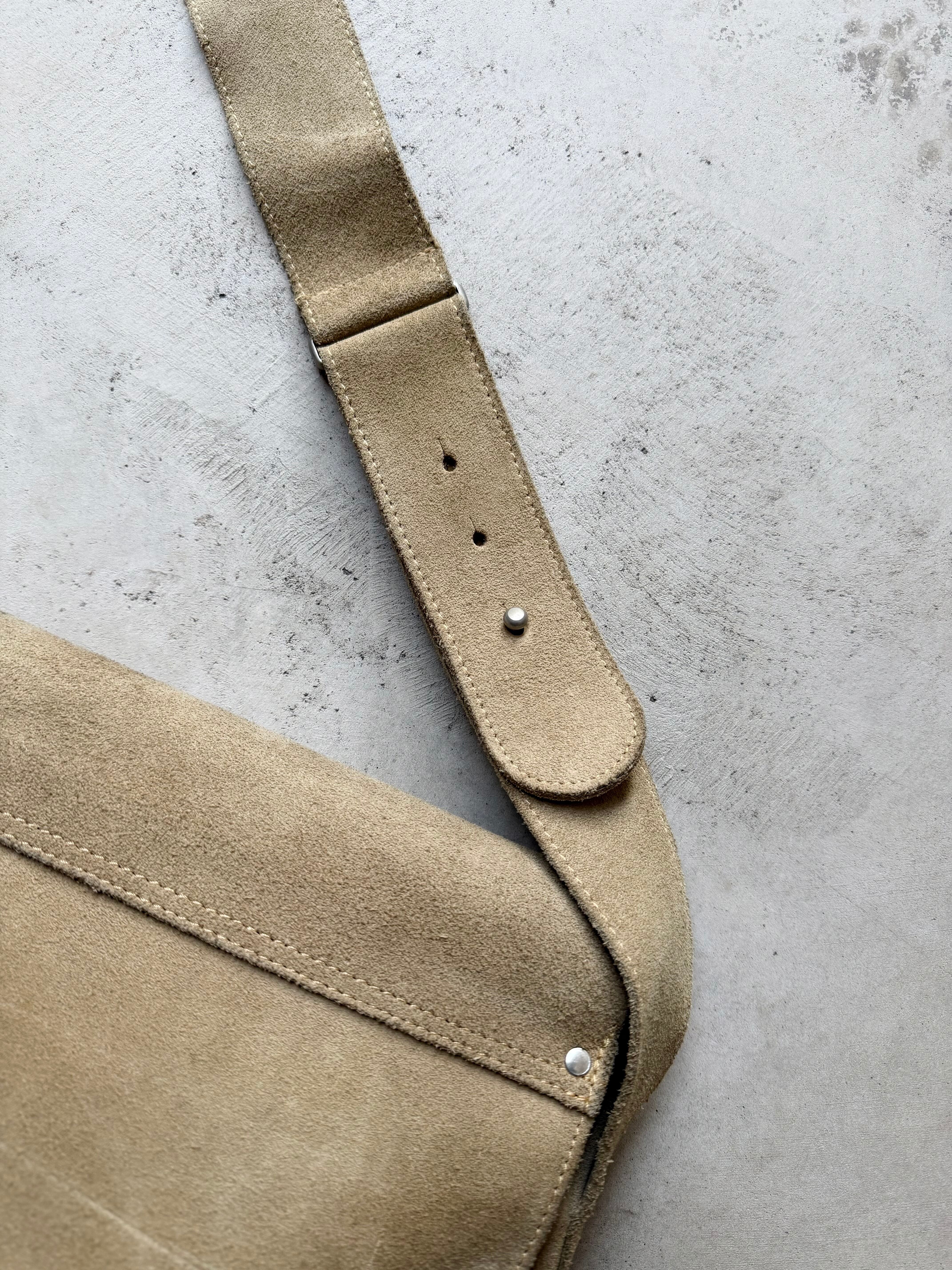 90s A.P.C. beige suede leather shoulder record bag | JESUS ARTOIS