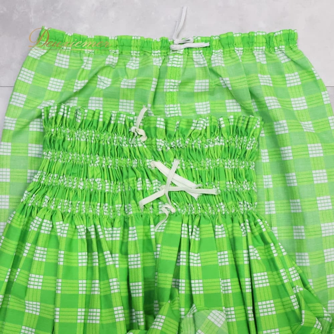 フラダンス 衣装 ツーピース 上下セット セットアップ グリーン系 ツーカラー チェック柄 かわいい 華やか 鮮やか 明るい シンプル シングル 黄緑 白 ハワイアン アロハ ハワイアンプリント フラ ダンス レッスン 練習 フラ衣装 チェック柄ワンピース風