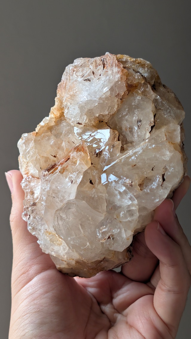 オイル入り・エレスチャル水晶(アリゲータークォーツ) ⭓ 原石 ⭔ マダガスカル産