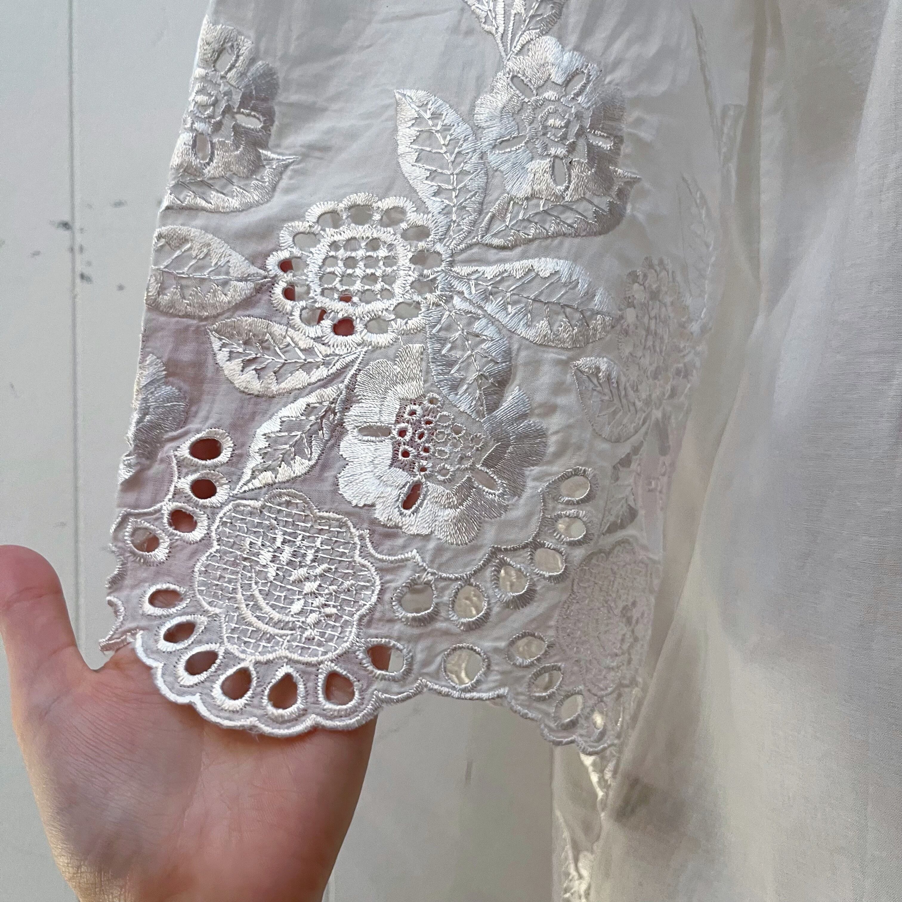 flower embroidery white blouse
