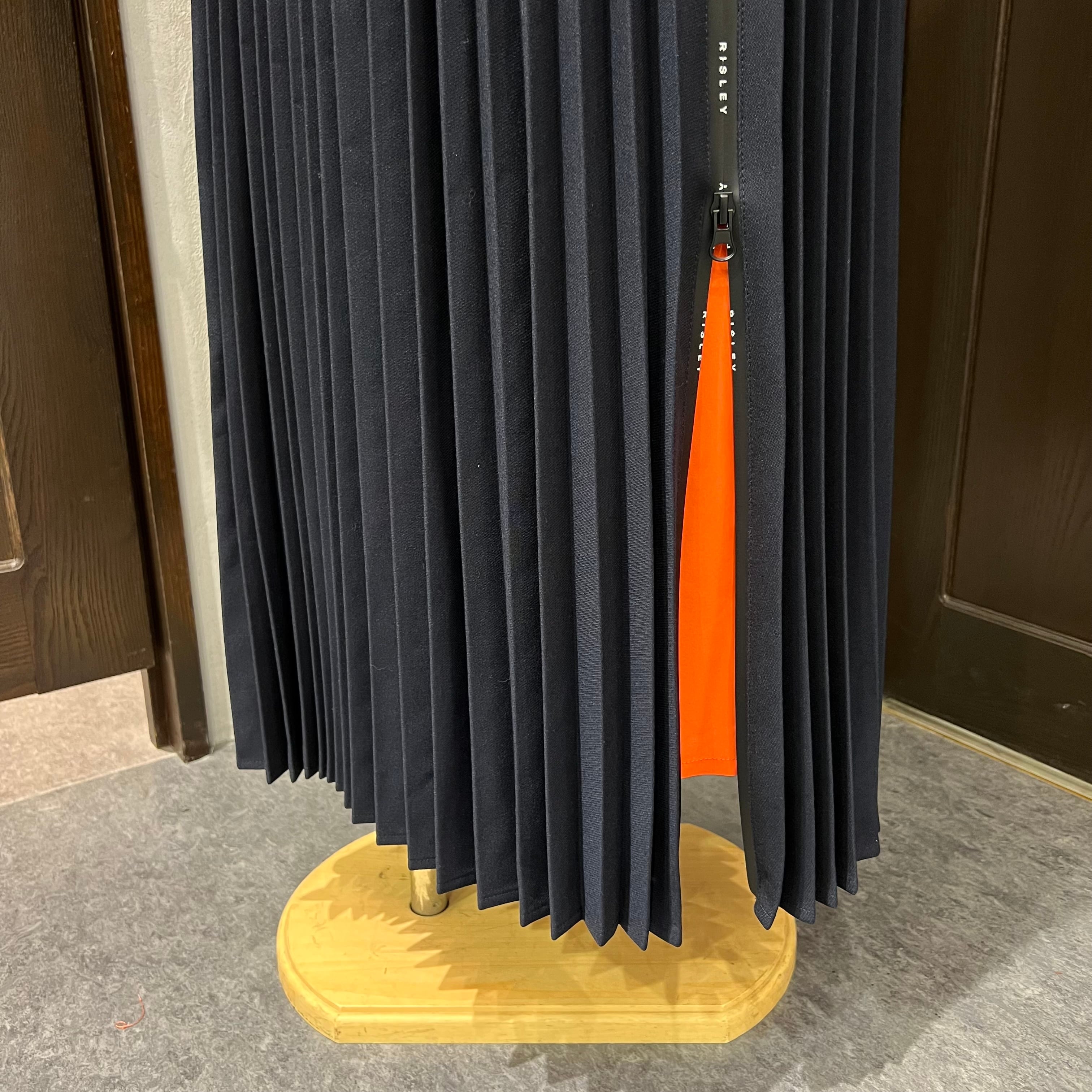 RISLEY/ロゴジッププリーツスカート | 20ｰtwentyｰ