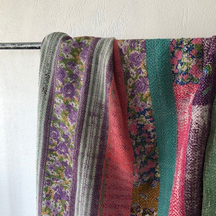 Vintage patchwork kantha quilt pink trim ヴィンテージパッチワーク