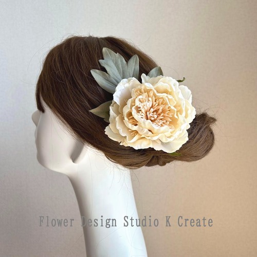 エクリュカラーのピオニーと葉っぱの髪飾り　髪飾り　フローレス　フラメンコ　ダンス