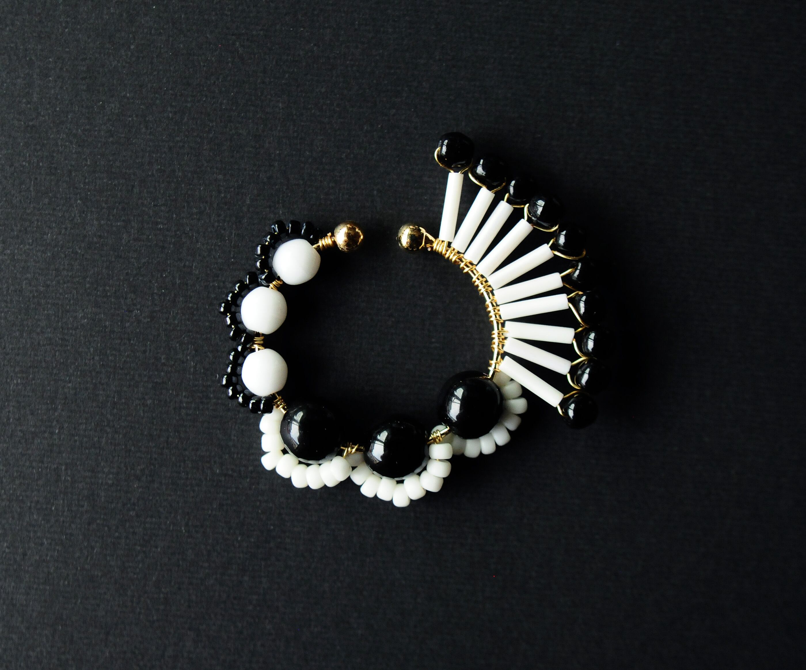 ＜Rollo～イロヅクビジュー～＞イヤーカフ『 ハミングバード/hummingbird <Monochrome>』