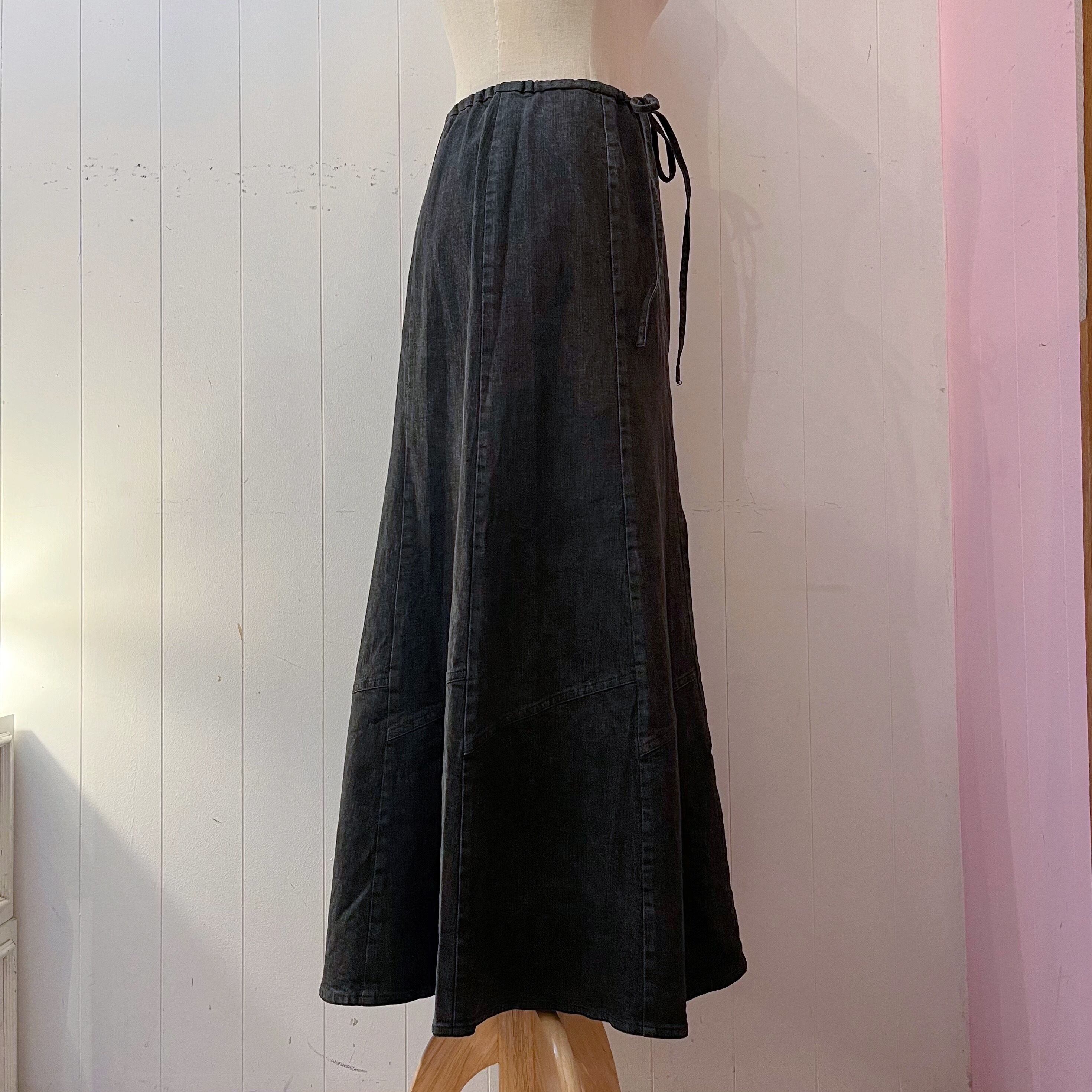 black denim seams flare skirt