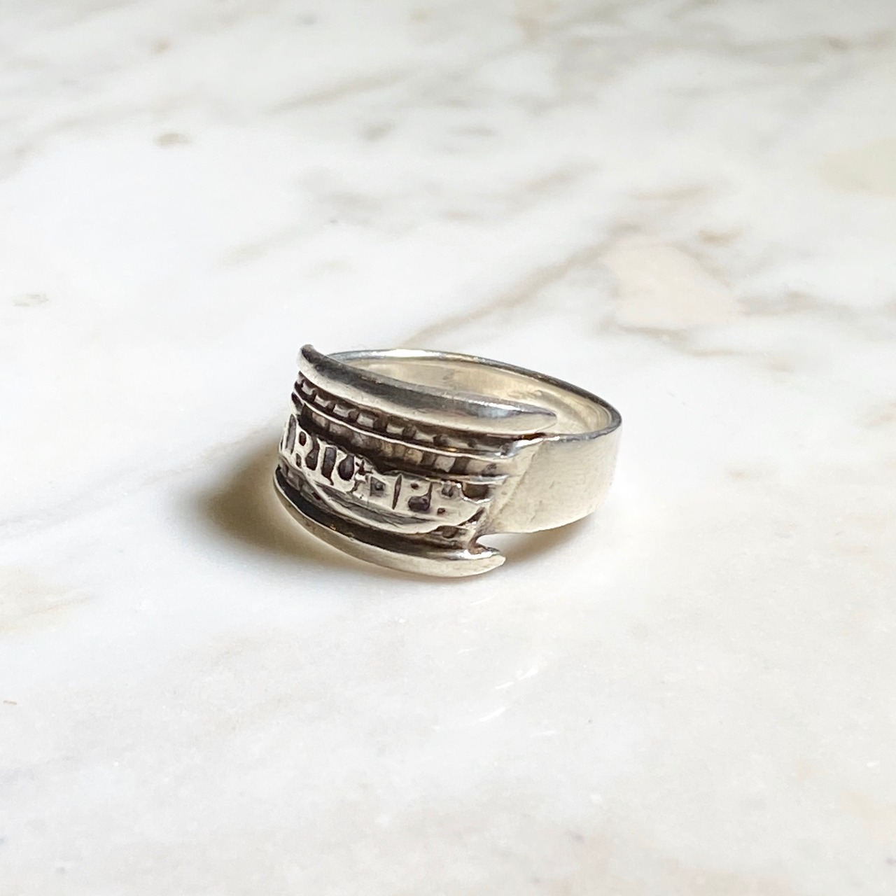 vintage TRIUMPH silver ring | NOIR ONLINE