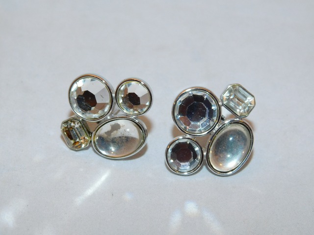 白色イヤリング(ビンテージ) vintage earrings