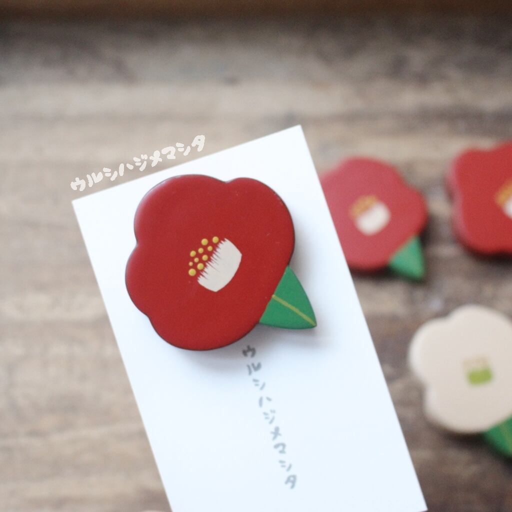 漆の椿ブローチ(大)【朱】／URUSHI Camellia Brooch(L) [Vermillion