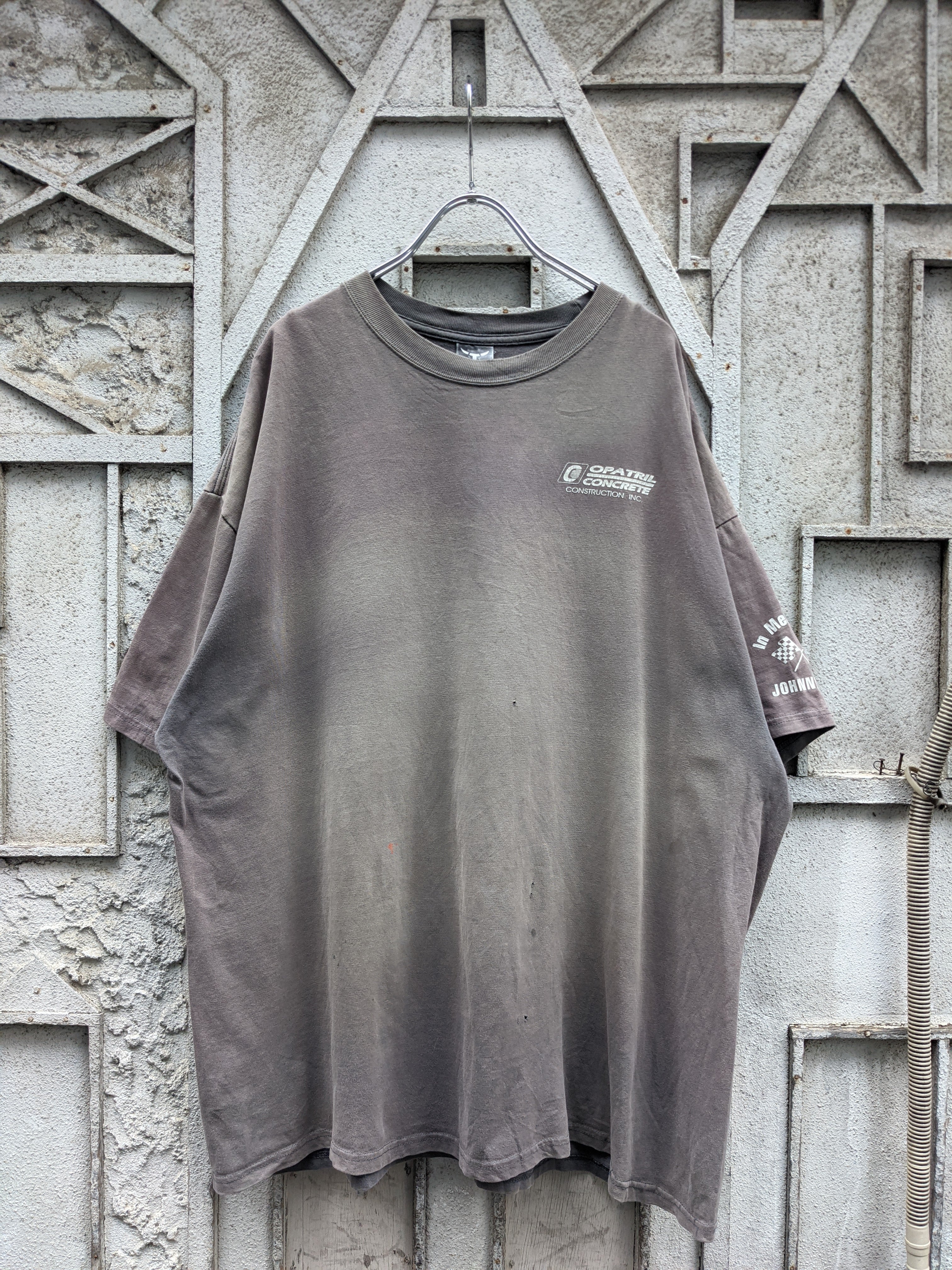 "OPATRIL CONCRETE" sun fade tee