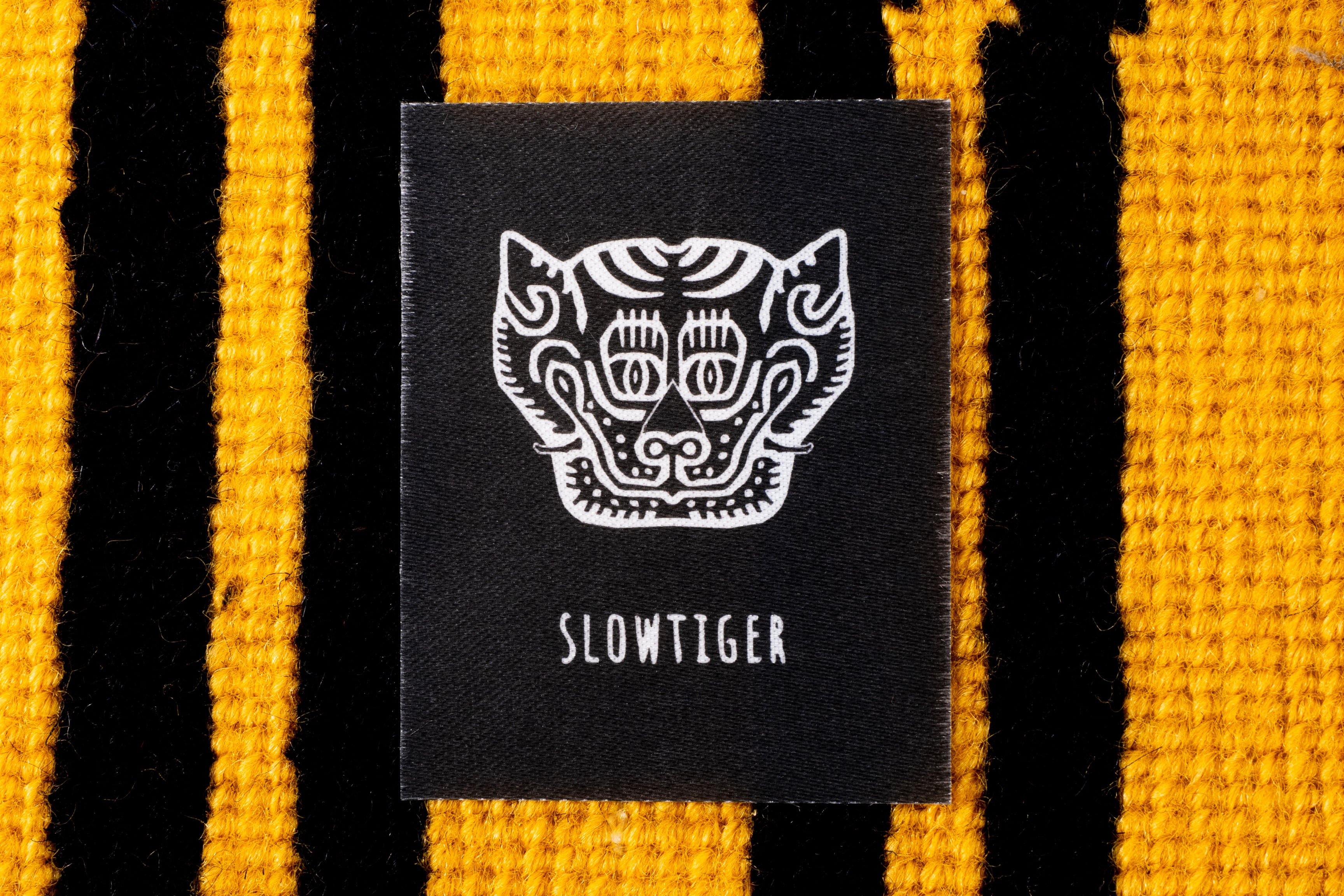 Tibetan Tiger Rug 《Mサイズ•シルク・オリジナル3・アッシュグレー115