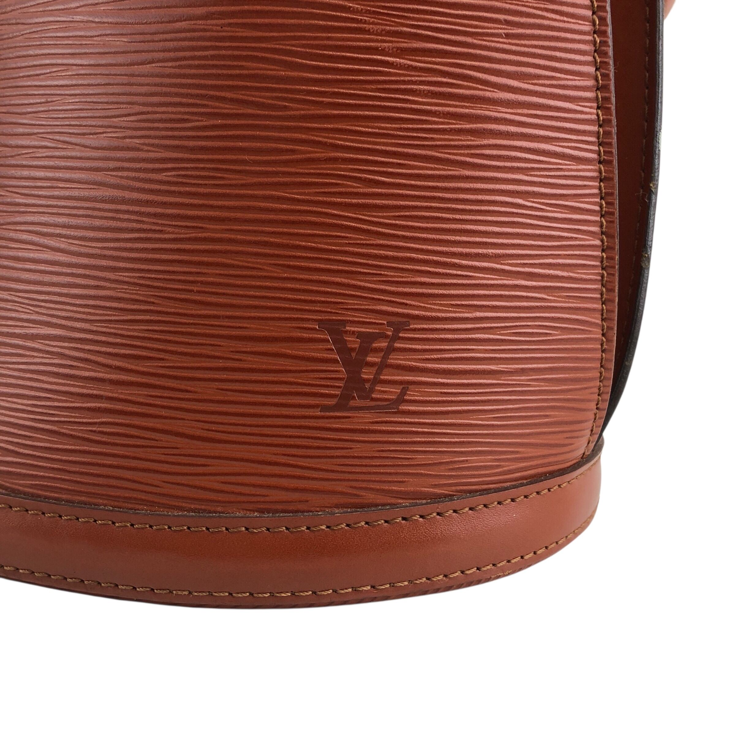LOUIS VUITTON ルイヴィトン エピ ショルダーバッグ ブラウン ターン