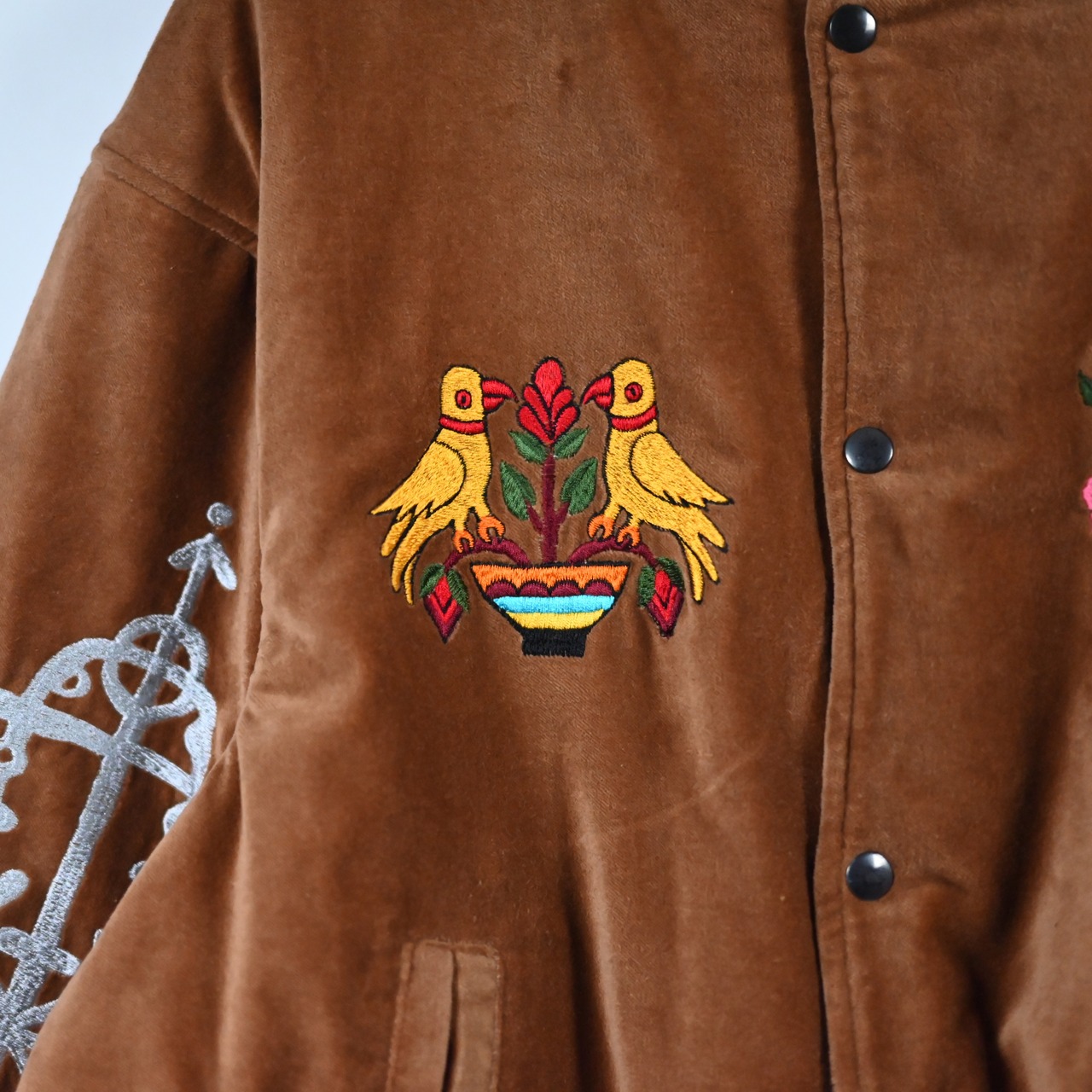 Leh / Embroidery SKA Reversible Blouson (キャメル表側)
